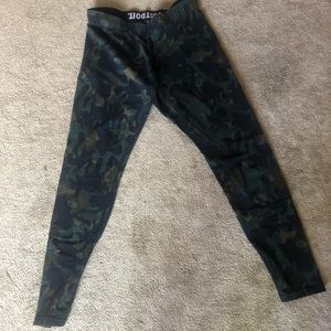 Nike Camo Yoga Pants/ leggings